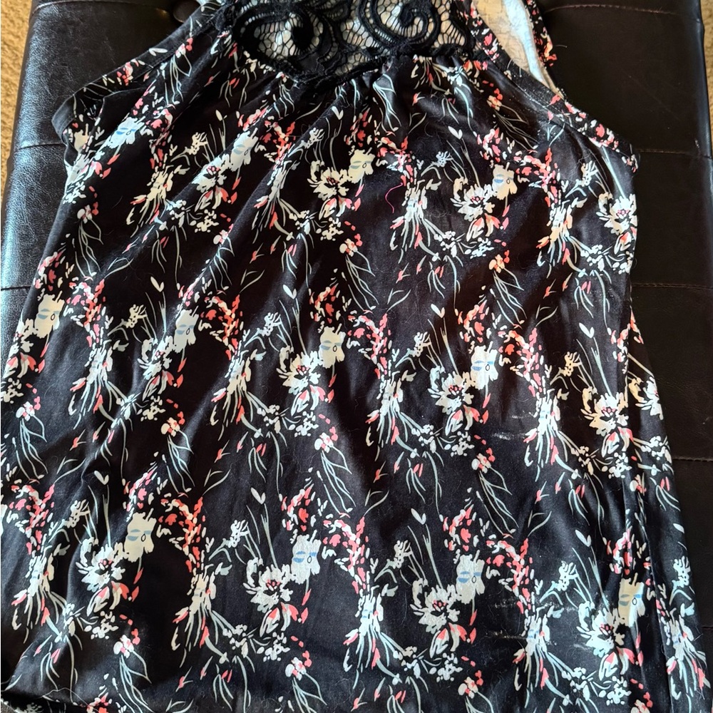 Floral Black Sleeveless Top with lace detail. Size 2 XL NWOT